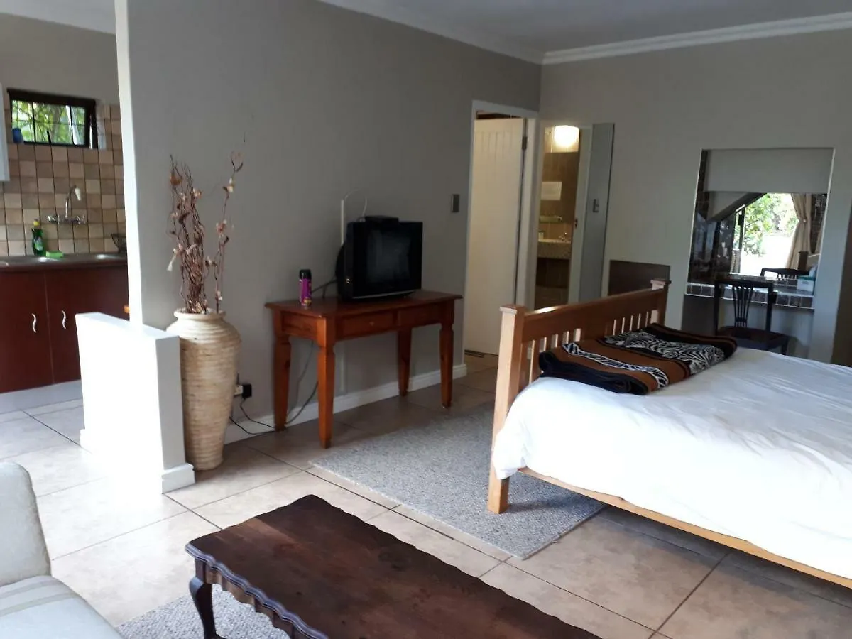 Mooring House Hotel Somerset West Guest house